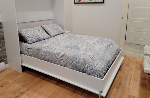 Rimouski Apartment | The 102 is a cosy loft in the heart of the city centre. It is located close to t