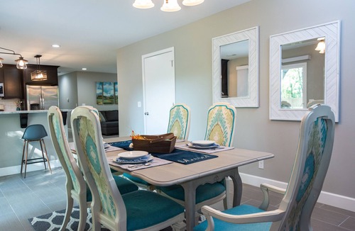 Bentonville House | The 1206 in Bentonville. Only a few May dates left, book before it’s gone!