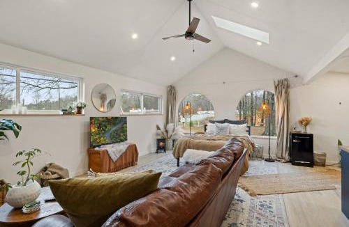 Travelers Rest House | The 1690 House