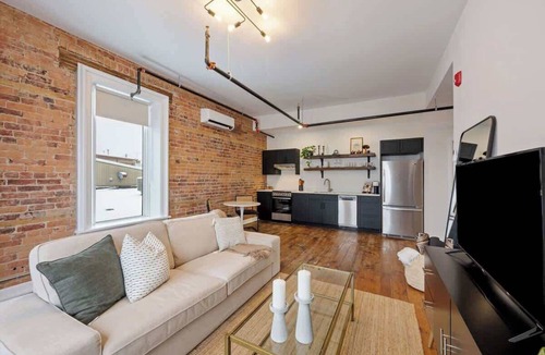 Renfrew Apartment | The 1850 Industrial Loft