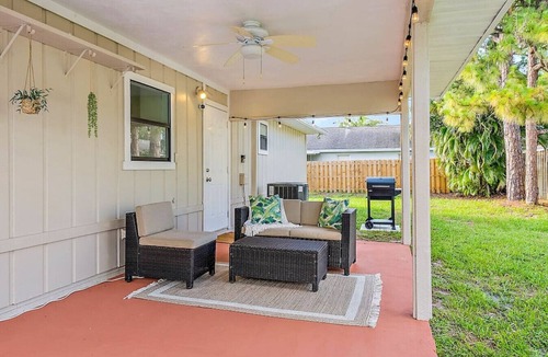 North Palm Beach Heights House | The 19th Hole, Abacoa Golf