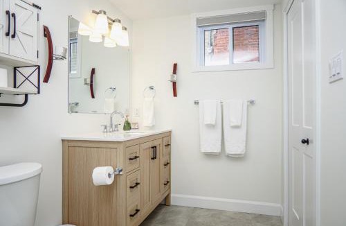 Trenton Villa | The 214 BnB