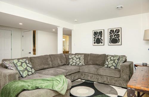 Trenton Villa | The 214 BnB
