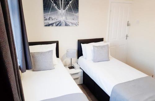 Upper Edmonton House | The 22