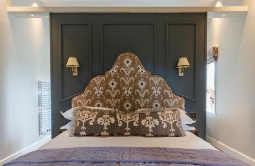 Grange Moor Hotel | The 3 Acres Inn & Restaurant