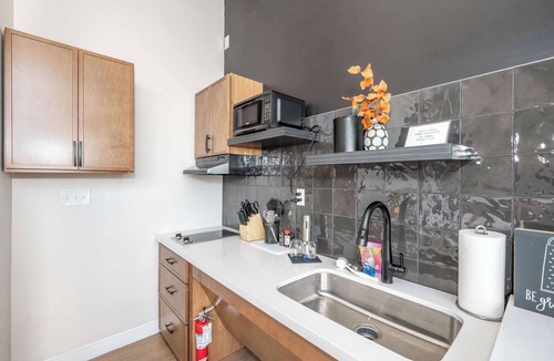 Central Business District Apartment | The 333 Suites 304 - Stay for 2