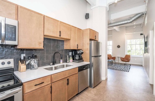 Central Business District Apartment | The 333 Suites - For 24 Guests
