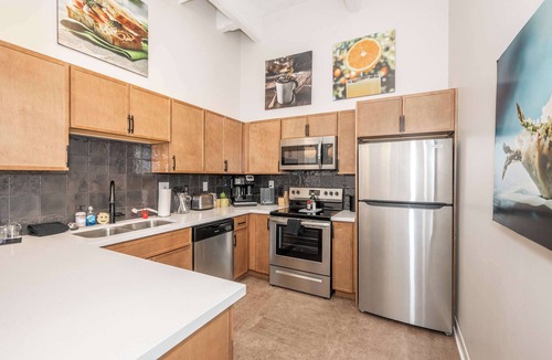 Central Business District Apartment | The 333 Suites - For 24 Guests