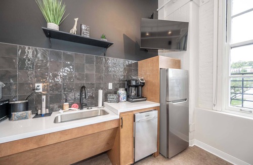 Central Business District Apartment | The 333 Suites - For 24 Guests