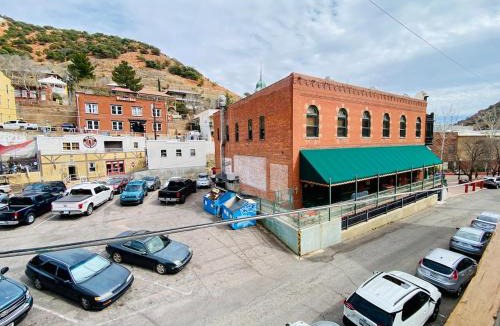 Bisbee Apartment | The 400 Club in Brewery Gulch