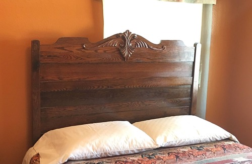 Saint David House | The 4V Cabin offers privacy, easy access, pet friendly.