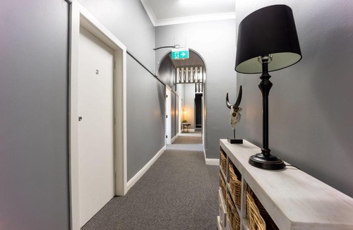 Lithgow Hotel | The 7 Valleys