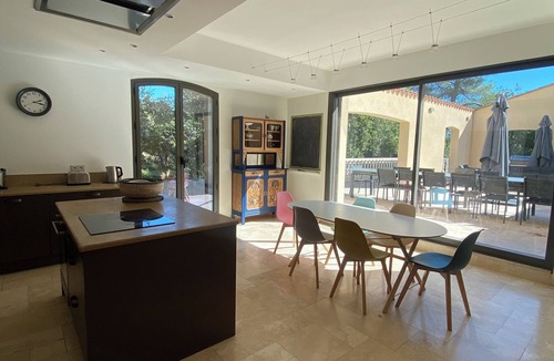 Aubagne Villa | The 7-window tower