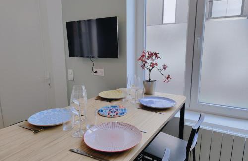 Wazemmes Apartment | The 7th Art - Appartement for 4 Home cinema