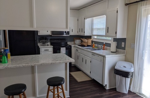 Huntsville House | The 80's Called.and there's nothin' wrong with that!