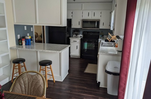 Huntsville House | The 80's Called.and there's nothin' wrong with that!