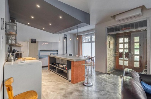 Fontaine Apartment | The 80's - Tram