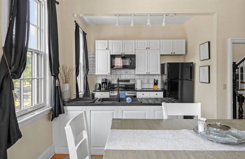 West End House | The 87th Townhome - Local Landmark