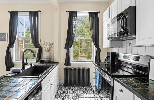 West End House | The 87th Townhome - Local Landmark