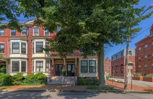 West End House | The 87th Townhome - Local Landmark Property