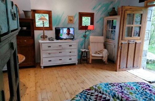 Vilallonga de Ter Apartment | The Artist's Workshop