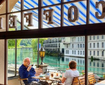 Unterseen Hotel | The Aarburg Hotel & Café