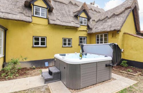 Bury St Edmunds House | The Abbey Cottage