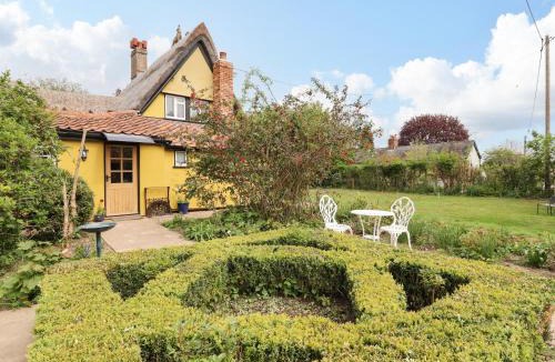 Bury St Edmunds House | The Abbey Cottage