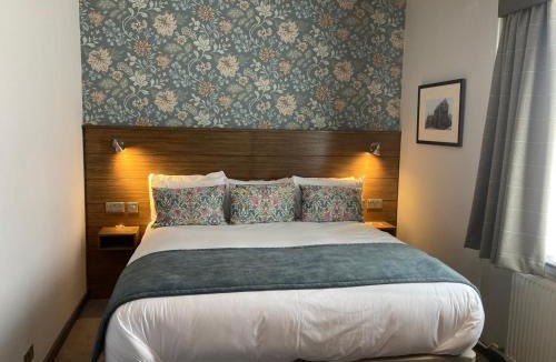 Hawkhead Hotel | The Abbey Inn