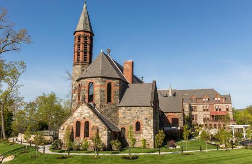 Peekskill Hotel | The Abbey Inn & Spa