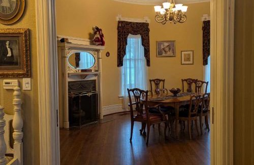 Seguin House | The Abbott House & Event Venue