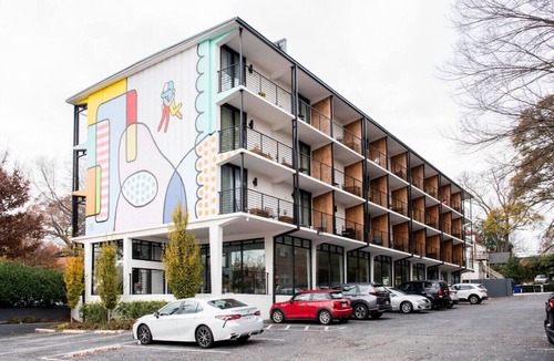 Virginia Highland Apartment | ~The Abigail~ Rooftop/Skyline/Cozy