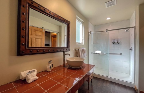 Abiquiu Hotel | The Abiquiu Inn