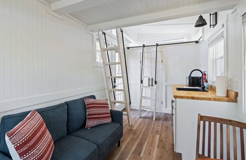 Gadsden Cottage | The Abmner at River Rocks Landing