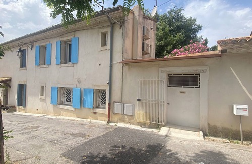 Saint-Gilles House | The acacia house