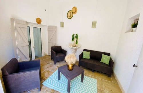 Saint-Gilles House | The acacia house