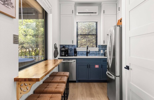 Boerne Cottage | The Acorn Haus ~ Cute Hill Country Tiny Home with private hot tub!