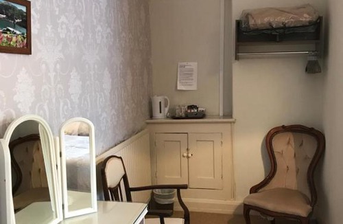 Hele Bed & Breakfast | The Acorn Lodge