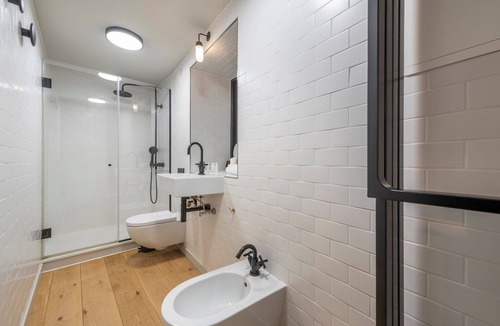 London City Centre Apartment | The Acre Abode - Covent Garden - by Frankie