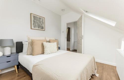 South Acton Apartment | The Acton Luxury Flat