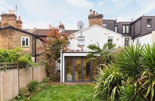 Acton Apartment | The Acton Villa