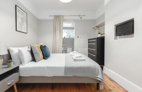 Acton Apartment | The Acton Villa