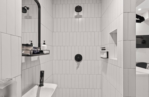 Pacific Heights Apartment | The Addison by Kasa | Classic Queen Studio | San Francisco