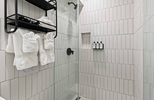 Pacific Heights Apartment | The Addison by Kasa | Inviting Queen Studio | San Francisco