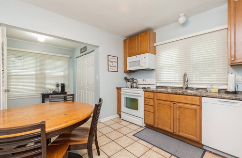 Wauconda House | The Adorable "Blue Breeze"!