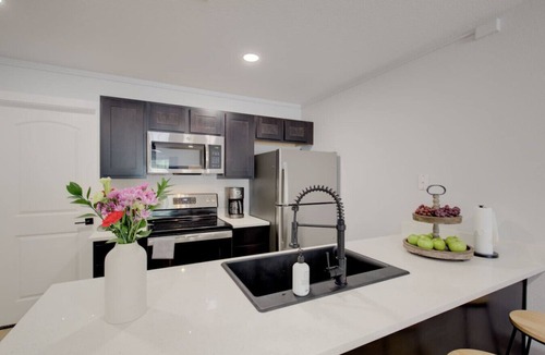 Manhattan Apartment | The Aggie Landing at Home Stay MHK