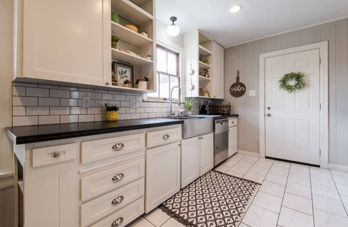College Hills Estates House | The Aggie "Whoop" House! Just Blocks from Texas A&M!