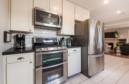 College Hills Estates House | The Aggie "Whoop" House! Just Blocks from Texas A&M!
