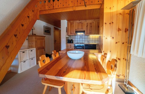 Alpe des Chaux Apartment | The Aigle Royal residence is located not far from the ski lifts that take you to the Gryon - Villars