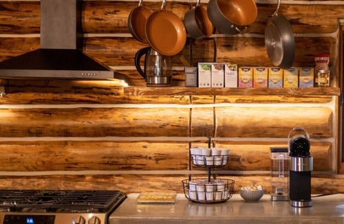 Talkeetna House | The Airstrip/Custom Hot Tub